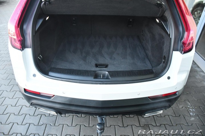 Cadillac Ostatní modely XT4 350T AWD BOSE REZERVACE 2022