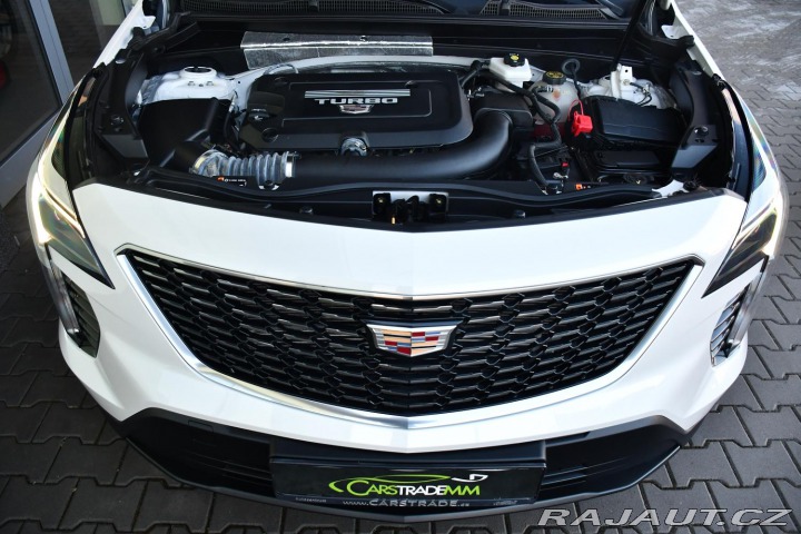 Cadillac Ostatní modely XT4 350T AWD BOSE REZERVACE 2022
