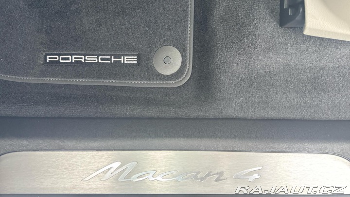 Porsche Macan 4 2025
