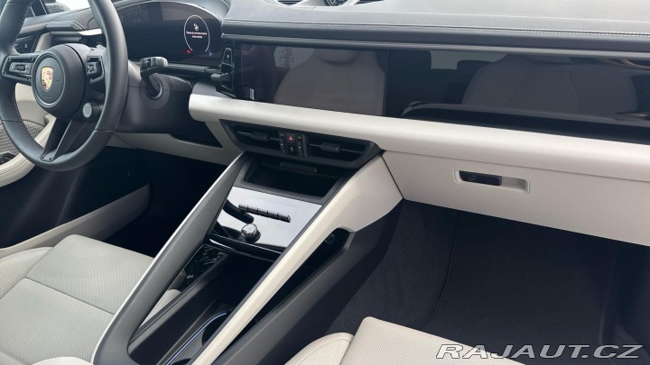 Porsche Macan 4 2025