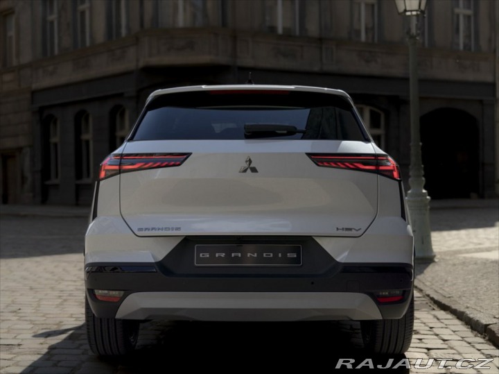 Mitsubishi Grandis 1.3 6MT M-HYBRID  INVITE 2025