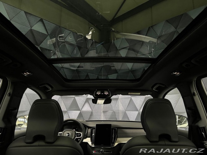 Volvo XC90 B5 AWD BLACK EDITION PLUS 2026