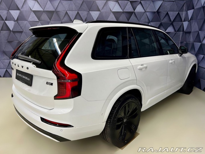 Volvo XC90 B5 AWD BLACK EDITION PLUS 2026