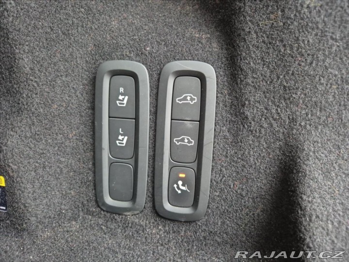 Volvo XC60 2,0 D5 AWD INSCRIPTION VZ 2018