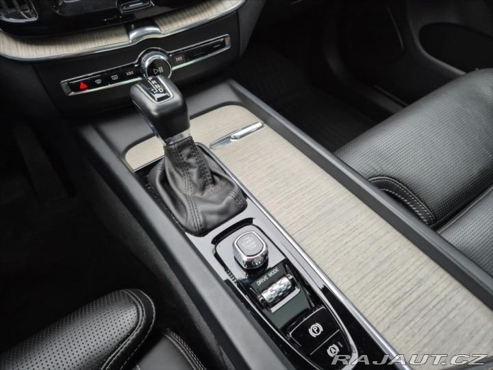 Volvo XC60 2,0 D5 AWD INSCRIPTION VZ 2018