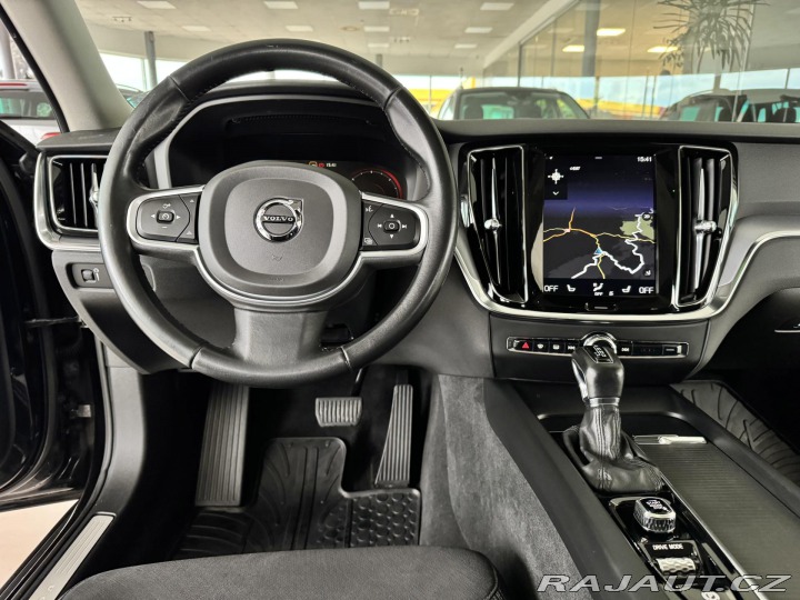 Volvo V60 D4 Aut*140kW*LED*KeyLess* 2019