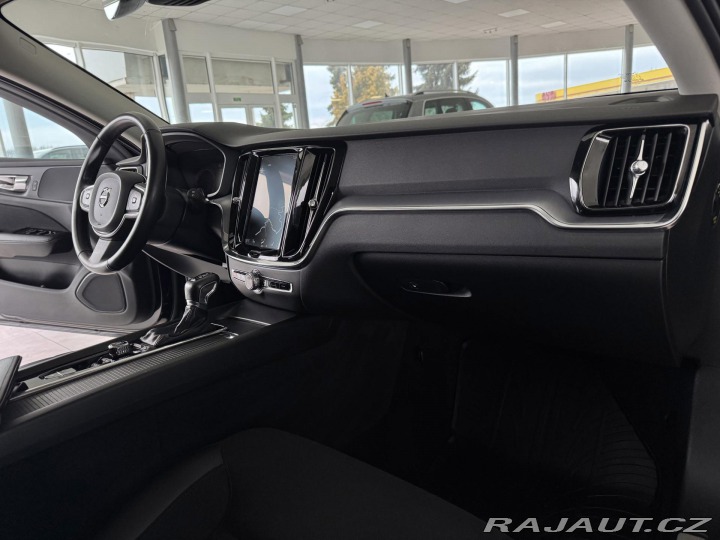 Volvo V60 D4 Aut*140kW*LED*REZERVAC 2019