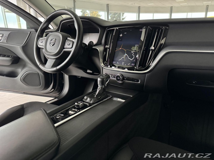 Volvo V60 D4 Aut*140kW*LED*REZERVAC 2019