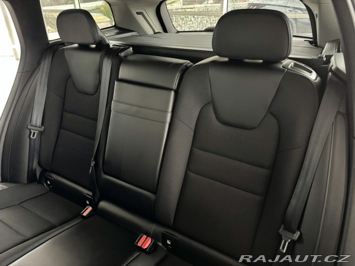 Volvo V60 D4 Aut*140kW*LED*KeyLess* 2019