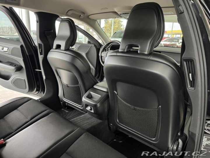 Volvo V60 D4 Aut*140kW*LED*REZERVAC 2019