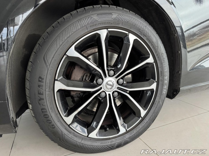 Volvo V60 D4 Aut*140kW*LED*KeyLess* 2019