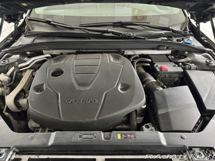 Volvo V60 D4 Aut*140kW*LED*REZERVAC 2019