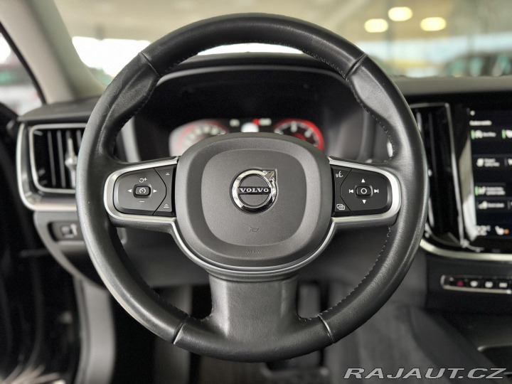 Volvo V60 D4 Aut*140kW*LED*REZERVAC 2019