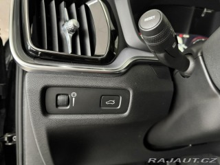 Volvo V60 D4 Aut*140kW*LED*KeyLess* 2019