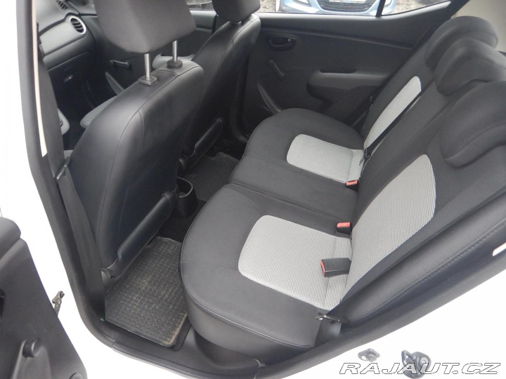 Hyundai i10 1.1i, SERVO 2010
