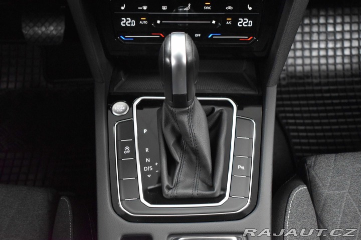 Volkswagen Passat 1.5 TSI BUSINESS*ACC*DPH* 2022