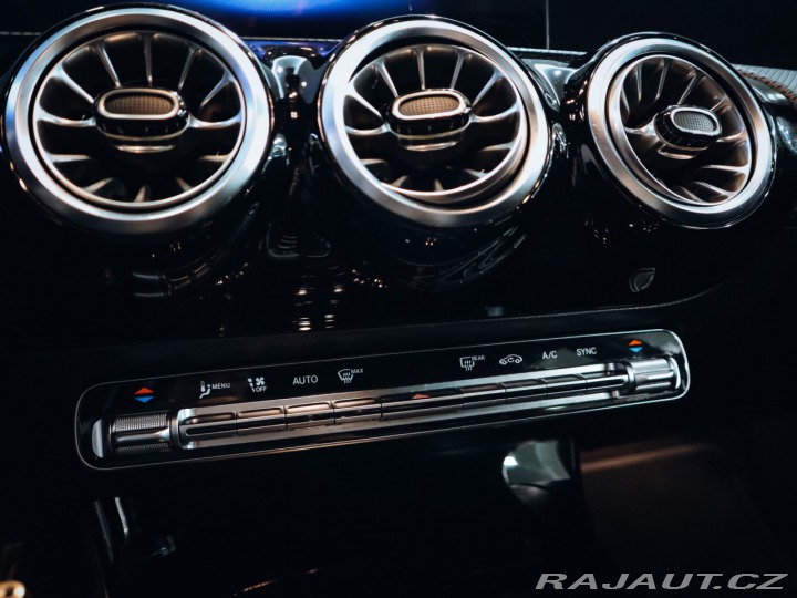 Mercedes-Benz A A 200 AMG 2022