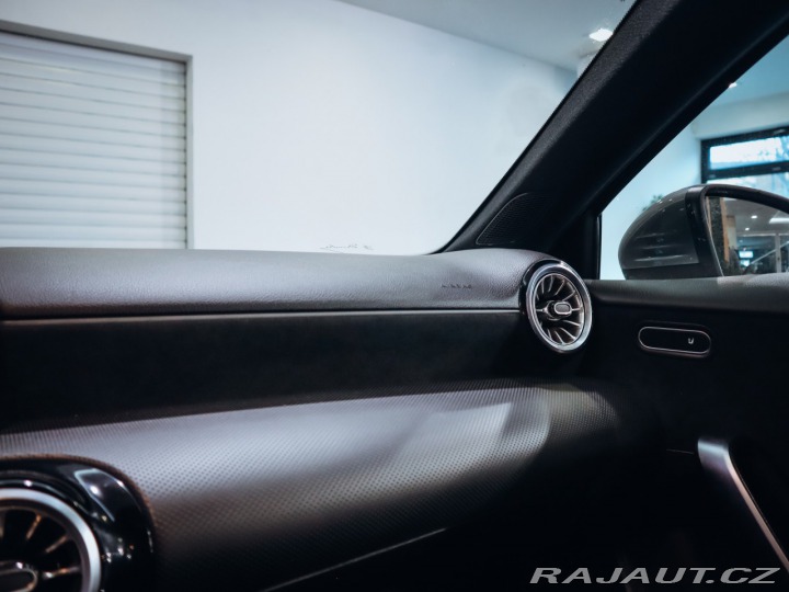 Mercedes-Benz A A 200 AMG 2022