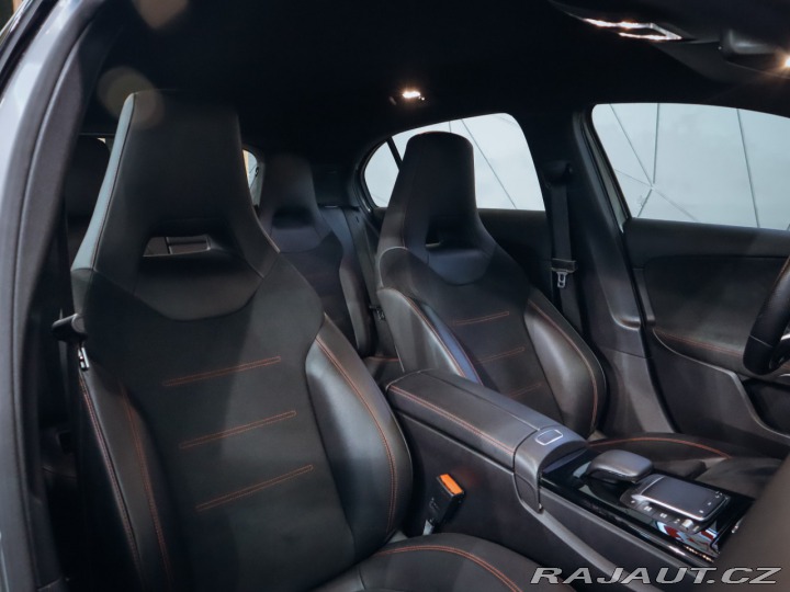 Mercedes-Benz A A 200 AMG 2022