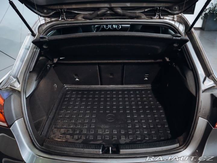 Mercedes-Benz A A 200 AMG 2022