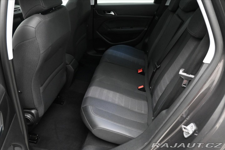 Peugeot 308 1,5 BlueHDI 96 kW Navi Zá 2020