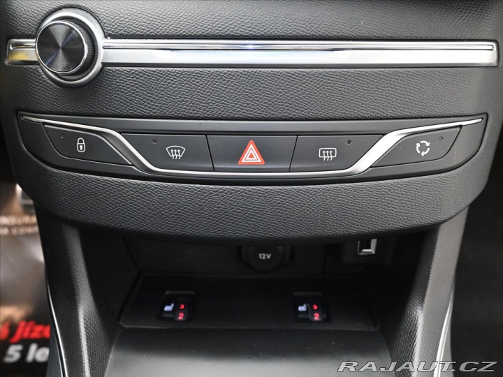 Peugeot 308 1,5 BlueHDI 96 kW Navi Zá 2020