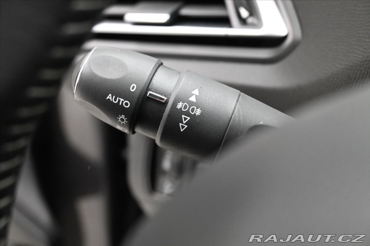 Peugeot 308 1,5 BlueHDI 96 kW Navi Zá 2020