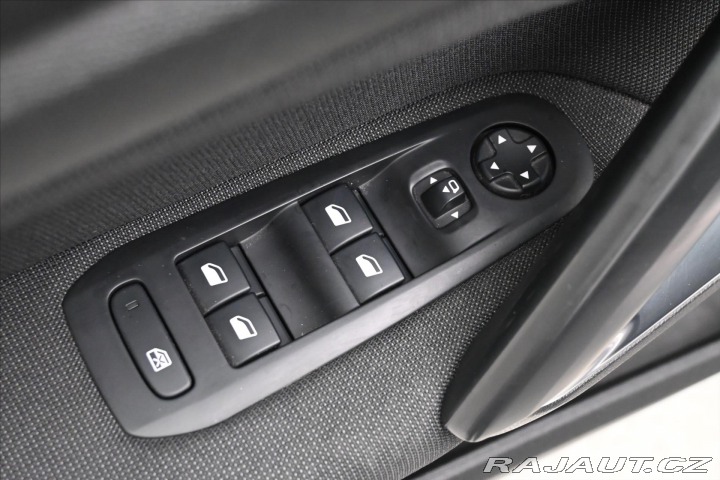 Peugeot 308 1,5 BlueHDI 96 kW Navi Zá 2020