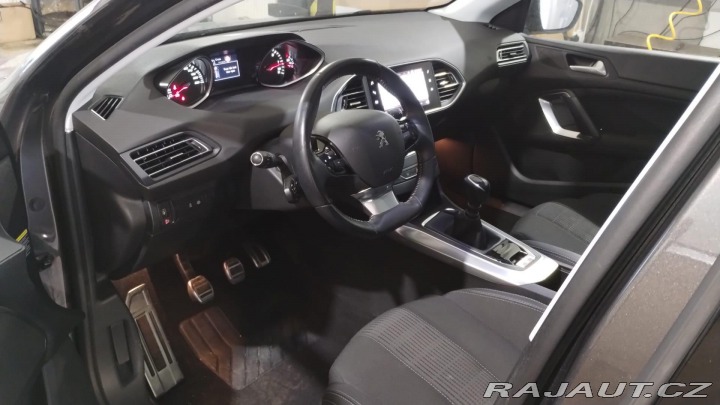 Peugeot 308 1,5 BlueHDI 96 kW Navi VŮ 2020