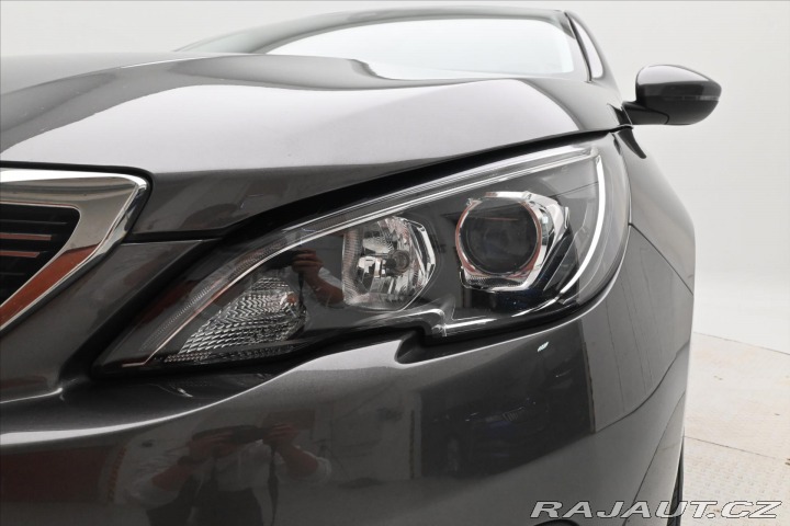 Peugeot 308 1,5 BlueHDI 96 kW Navi Zá 2020