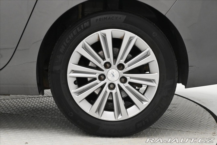 Peugeot 308 1,5 BlueHDI 96 kW Navi Zá 2020