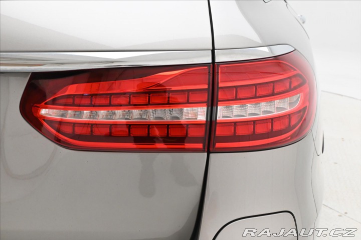 Mercedes-Benz E 2,0 300de 225 kW AMG Line 2021