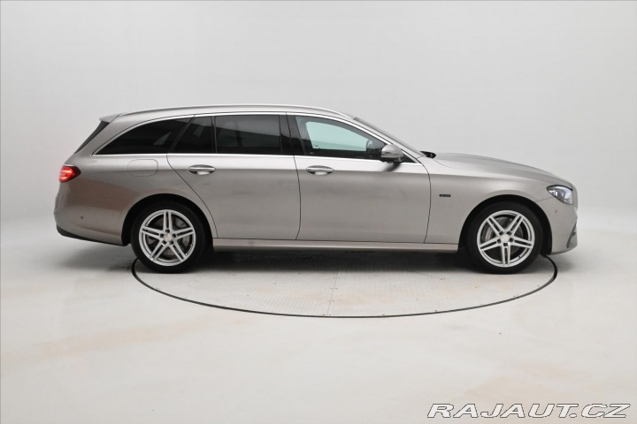 Mercedes-Benz E 2,0 300de 225 kW AMG Line 2021