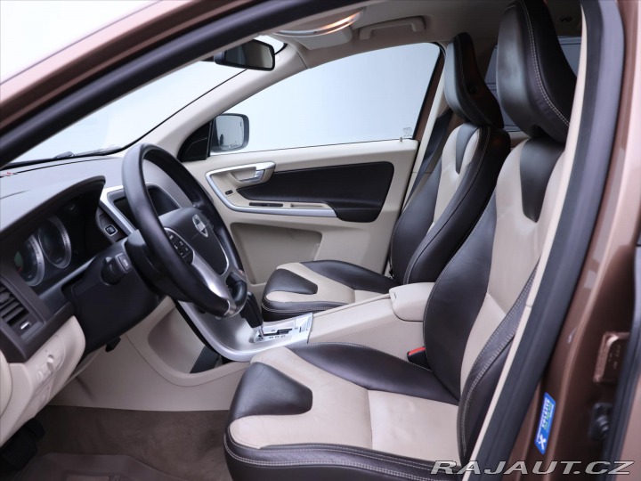 Volvo XC60 2,4 D3 120kW AWD AT Summu 2011