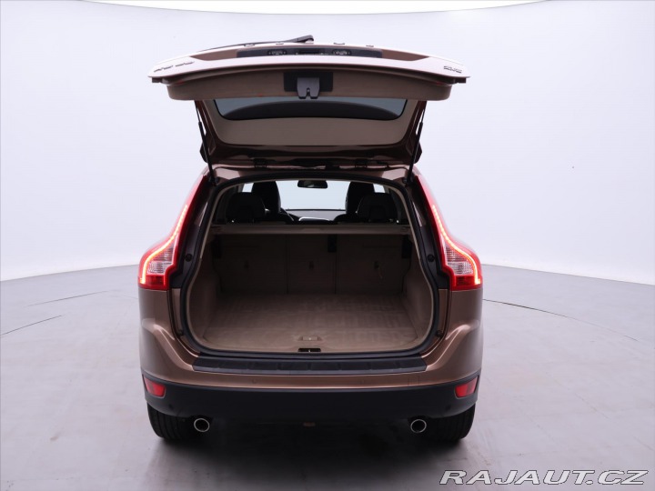 Volvo XC60 2,4 D3 120kW AWD AT Summu 2011