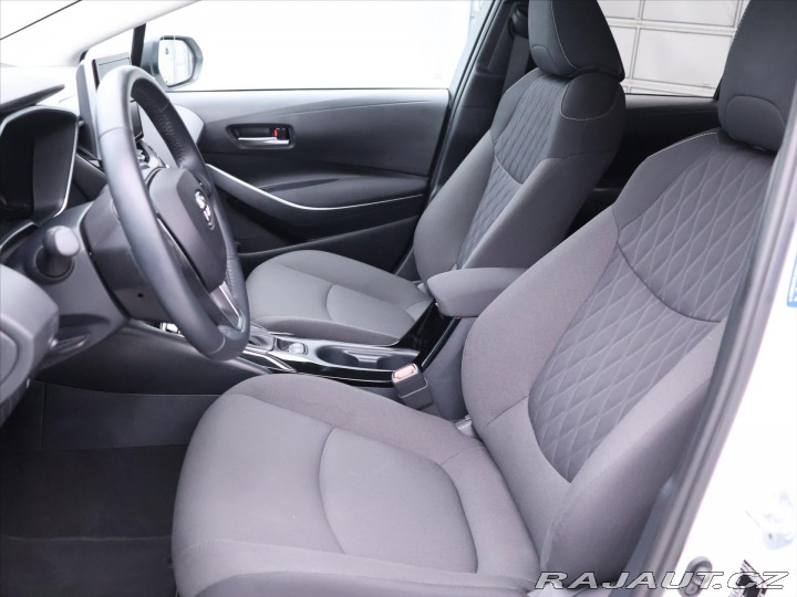 Toyota Corolla 1,5 VTi Aut. DPH CZ Comfo 2023
