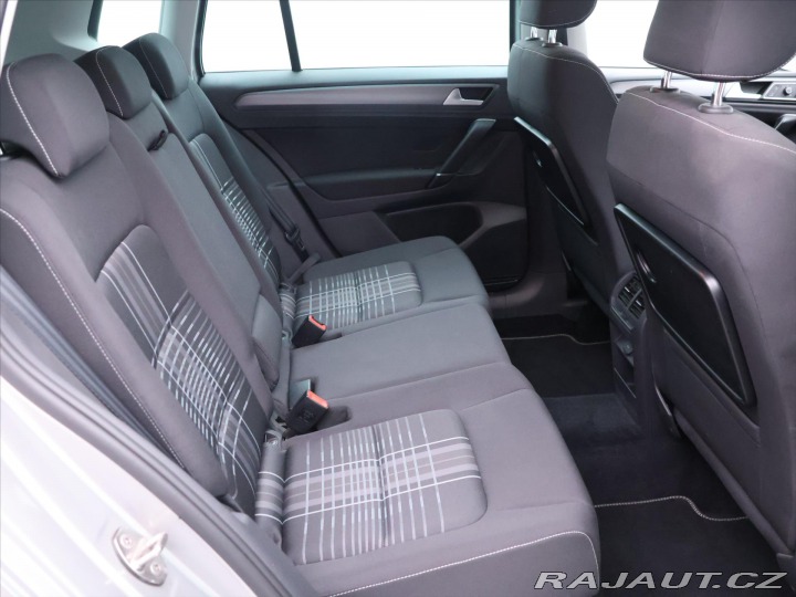 Volkswagen Ostatní modely 1,2 TSI 63kW Lounge 1.Maj 2015