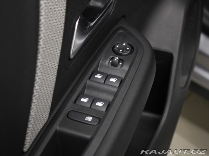 Citroën C4 1,2 PT 96kW AT Shine Pano 2023