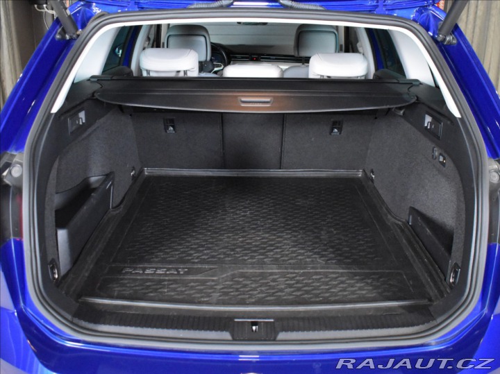 Volkswagen Passat 2,0 DSG 4 Motion R-Line T 2021