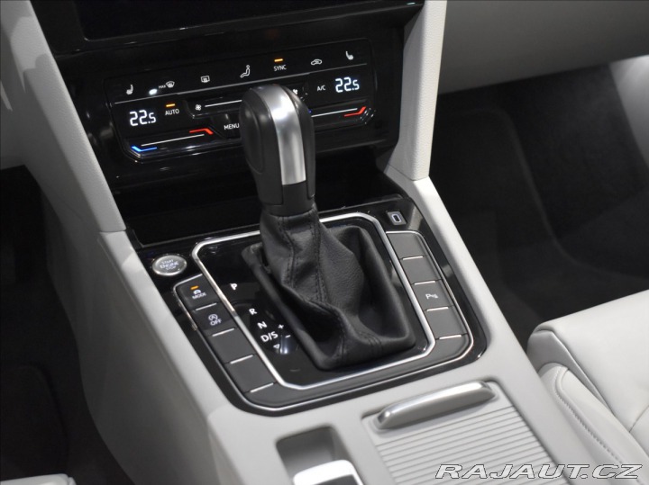 Volkswagen Passat 2,0 DSG 4 Motion R-Line T 2021