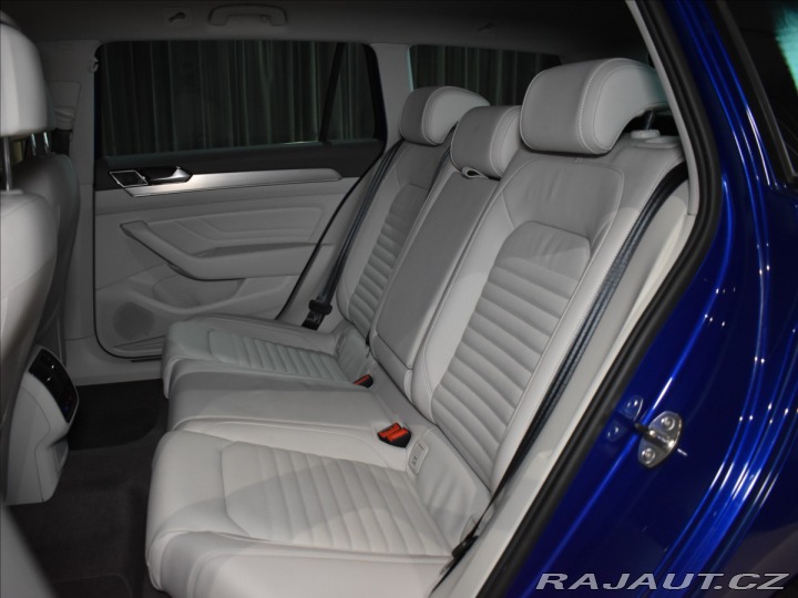 Volkswagen Passat 2,0 DSG 4 Motion R-Line T 2021