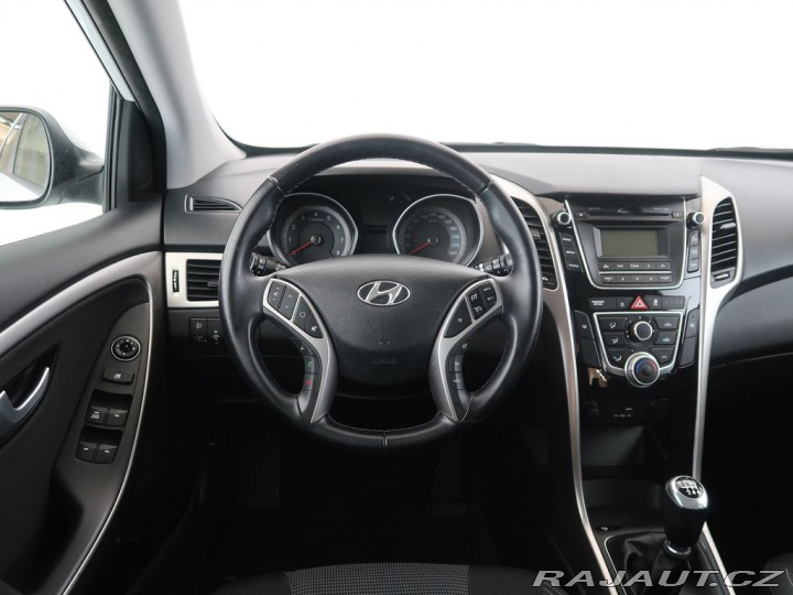 Hyundai i30 1.6GDi,CZ,1Maj,99kW,Manuá 2016