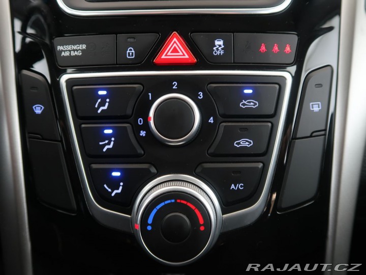 Hyundai i30 1.6GDi,CZ,1Maj,99kW,Manuá 2016