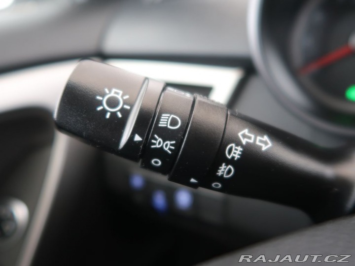 Hyundai i30 1.6GDi,CZ,1Maj,99kW,Manuá 2016