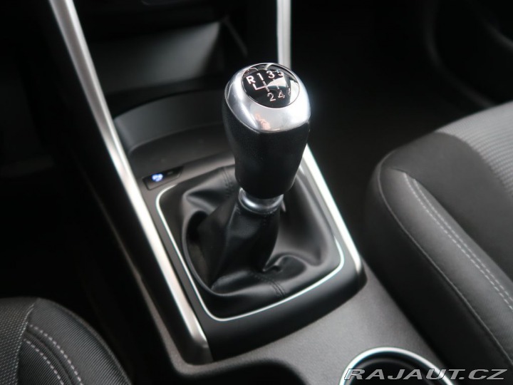 Hyundai i30 1.6GDi,CZ,1Maj,99kW,Manuá 2016