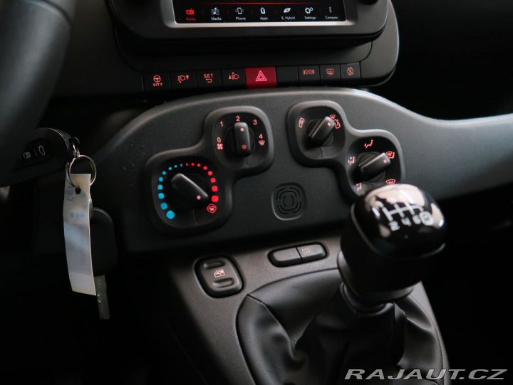 Fiat Panda 1.0HYBRID,52kW,CROSS,MAN6 1800