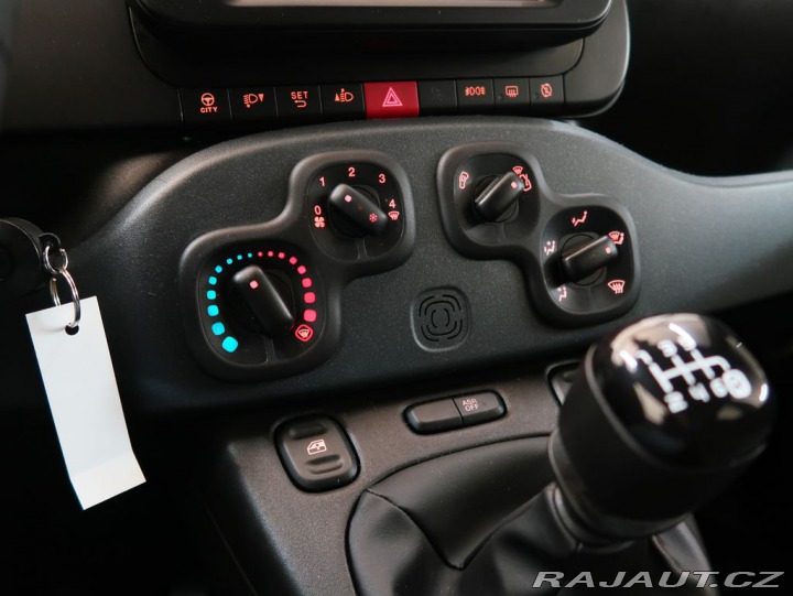 Fiat Panda 1.0HYBRID,52kW,CROSS,MAN6 1800