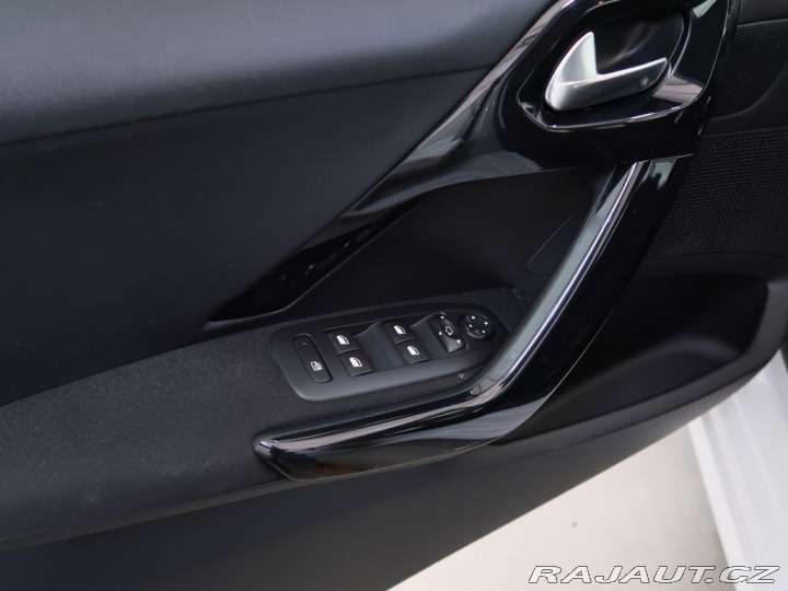 Peugeot 208 1.2PureTech,81kW,ALLURE,M 1800