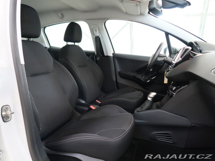 Peugeot 208 1.2PureTech,81kW,ALLURE,M 1800