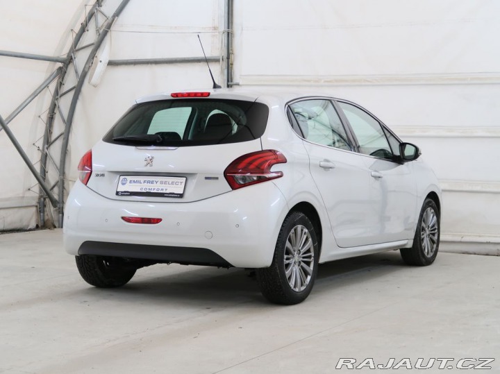Peugeot 208 1.2PureTech,81kW,ALLURE,M 1800
